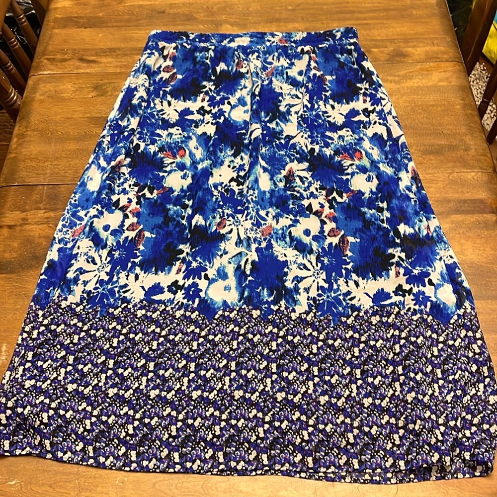 🌸Cleo maxi skirt with an elastic waistband